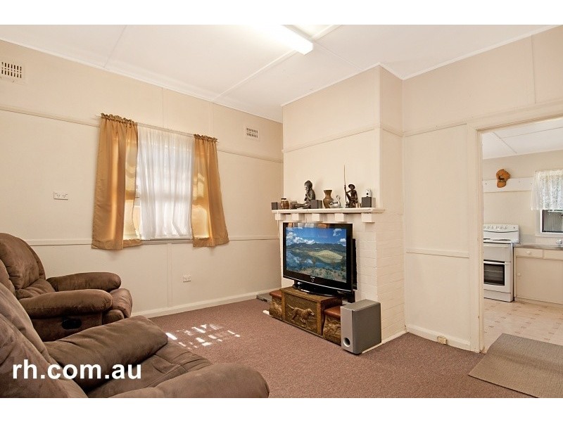 24 Coolabah Street, Ettalong Beach NSW 2257