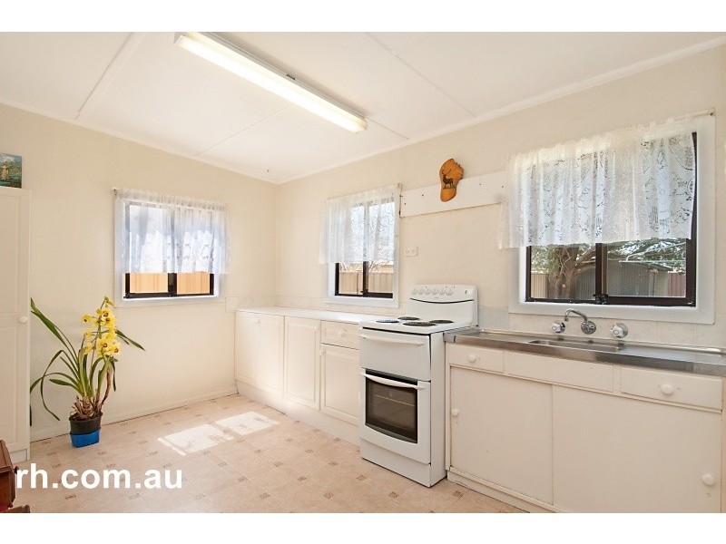 24 Coolabah Street, Ettalong Beach NSW 2257