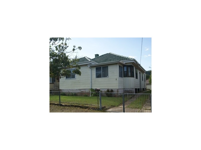 7 Beach Street, Ettalong Beach NSW 2257