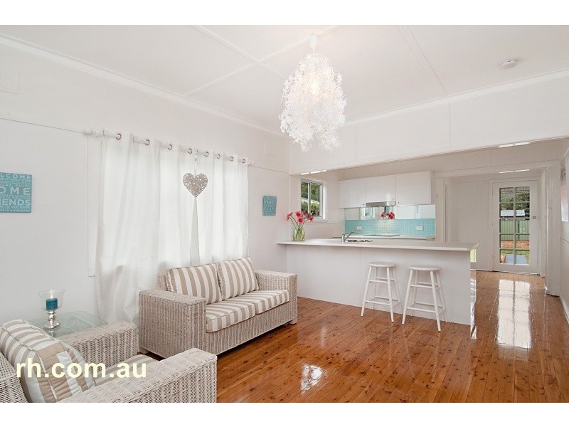 387 Ocean Beach Road, Umina Beach NSW 2257