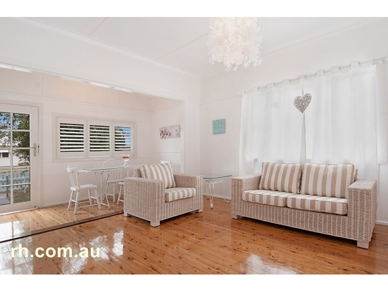 387 Ocean Beach Road, Umina Beach NSW 2257