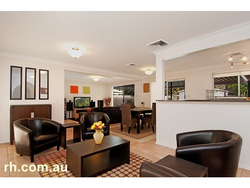 24 Nautilus Crescent, St Huberts Island NSW 2257