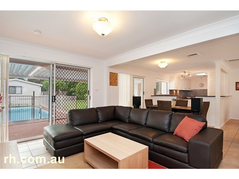 24 Nautilus Crescent, St Huberts Island NSW 2257