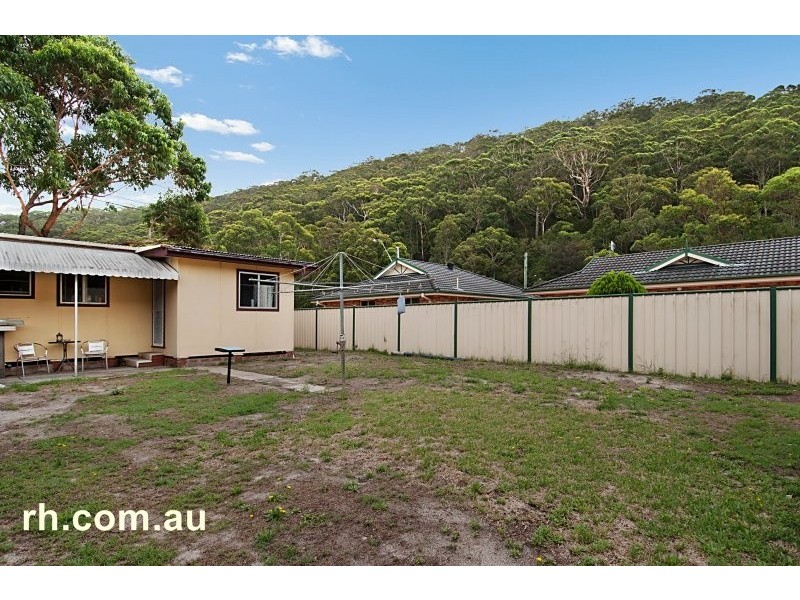 4 Picnic Parade, Ettalong Beach NSW 2257