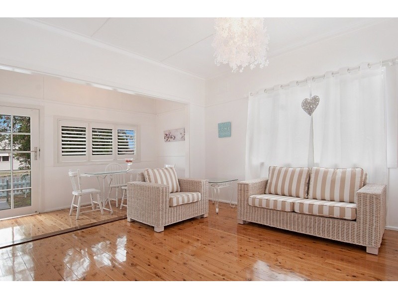387 Ocean Beach Road, Umina Beach NSW 2257