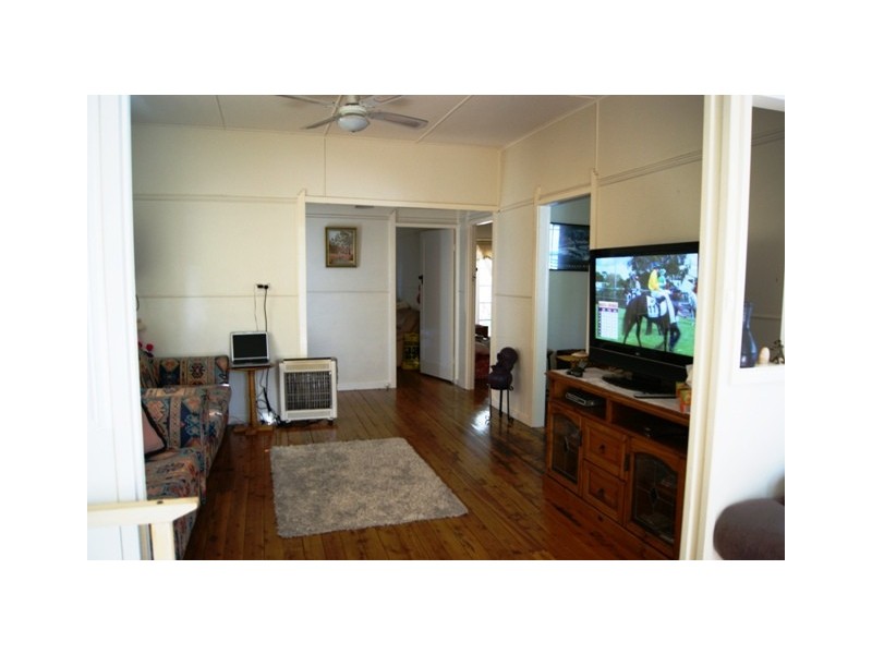 25 Broken Bay Road, Ettalong Beach NSW 2257