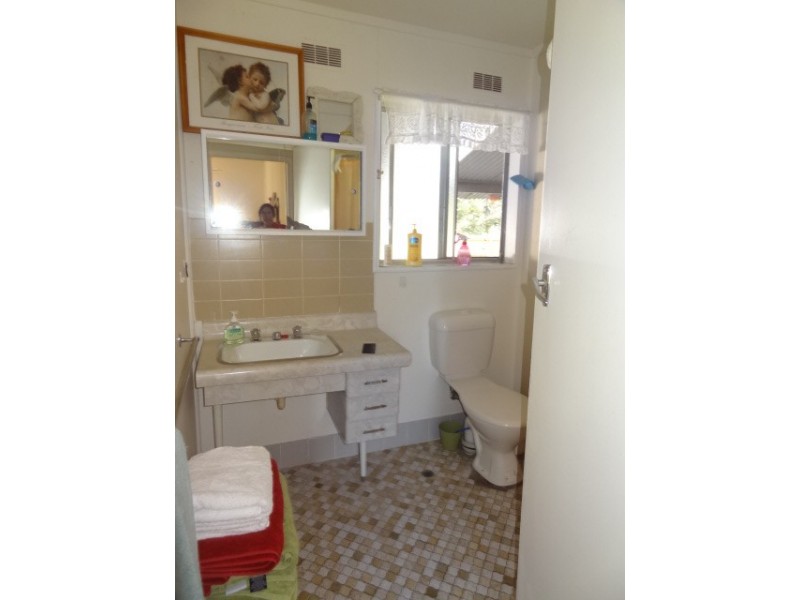 8 Yarrabin, Umina Beach NSW 2257