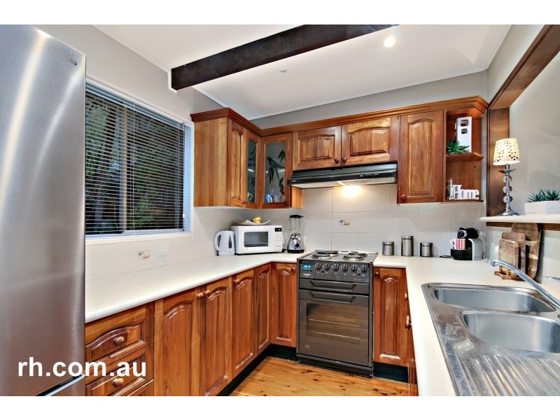 15 Daley Avenue, Daleys Point NSW 2257