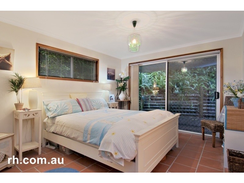 15 Daley Avenue, Daleys Point NSW 2257