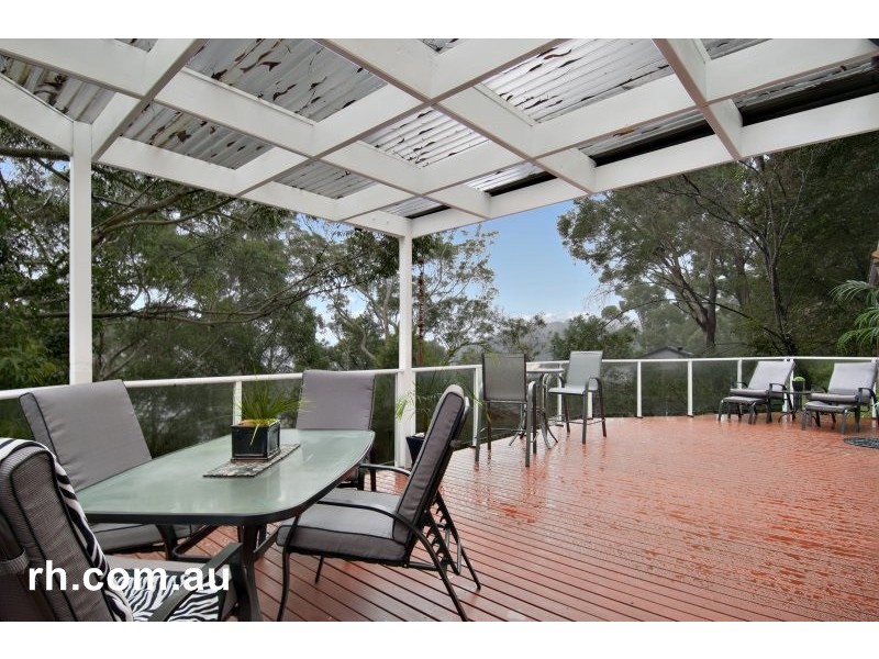 15 Daley Avenue, Daleys Point NSW 2257