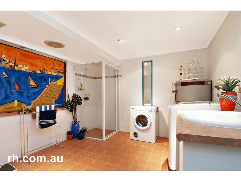 15 Daley Avenue, Daleys Point NSW 2257