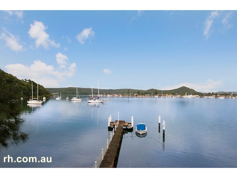 110 Daley Avenue, Daleys Point NSW 2257