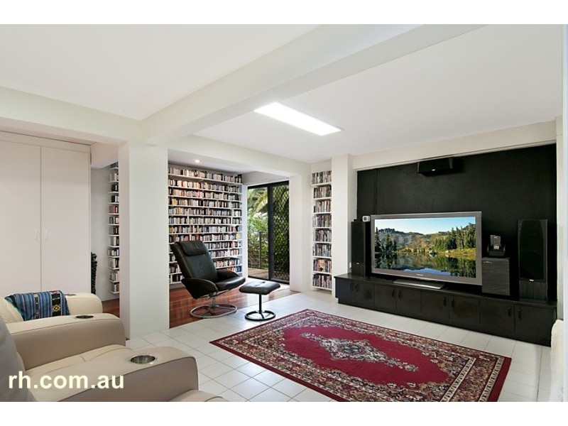 110 Daley Avenue, Daleys Point NSW 2257