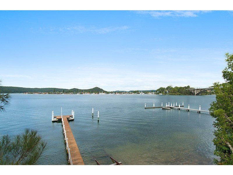 110 Daley Avenue, Daleys Point NSW 2257