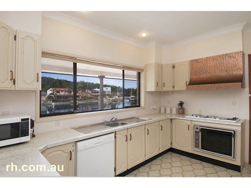 15 Salacia Close, St Huberts Island NSW 2257