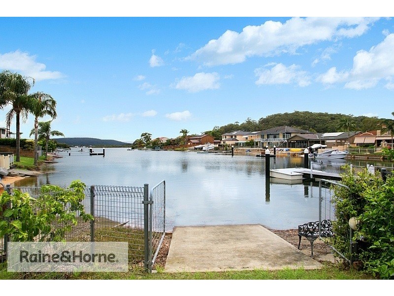 1 Nautilus Crescent, St Huberts Island NSW 2257