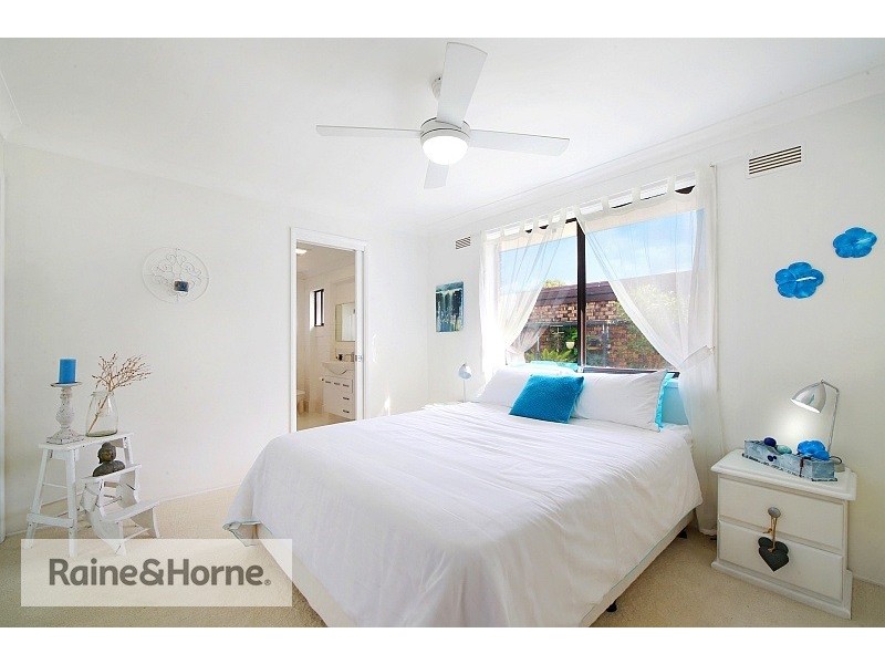 1 Nautilus Crescent, St Huberts Island NSW 2257