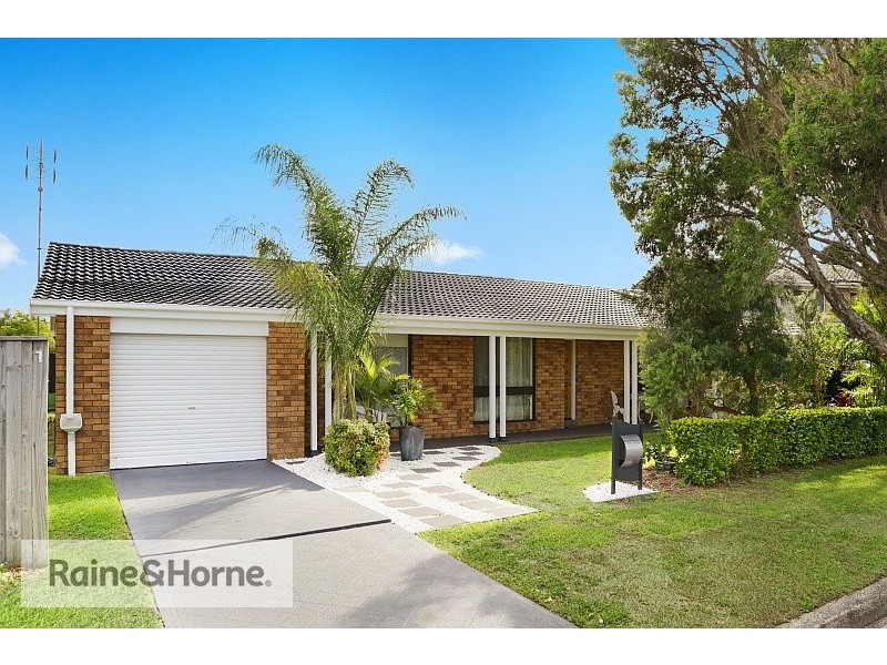 1 Nautilus Crescent, St Huberts Island NSW 2257