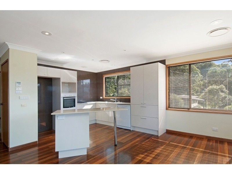 2 Hughes Street, Point Clare NSW 2250