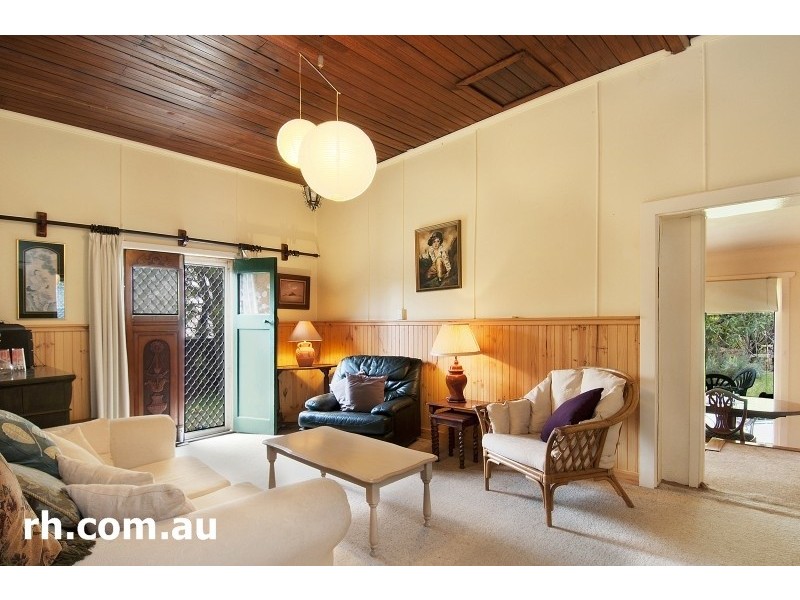 140 Railway Street, Woy Woy NSW 2256