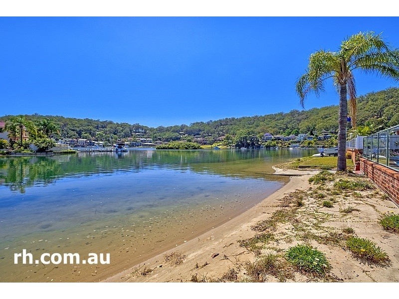 5 Helmsman Boulevard, St Huberts Island NSW 2257