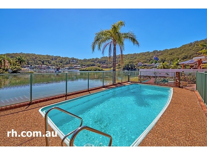 5 Helmsman Boulevard, St Huberts Island NSW 2257