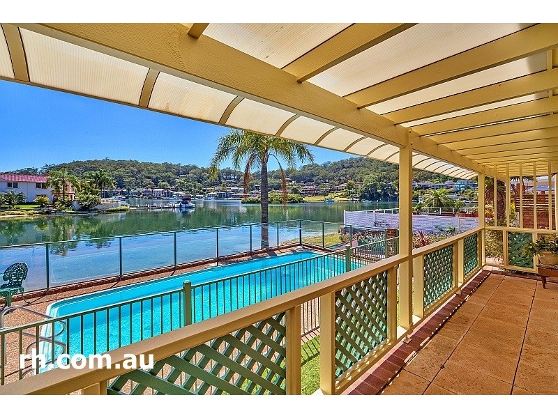 5 Helmsman Boulevard, St Huberts Island NSW 2257