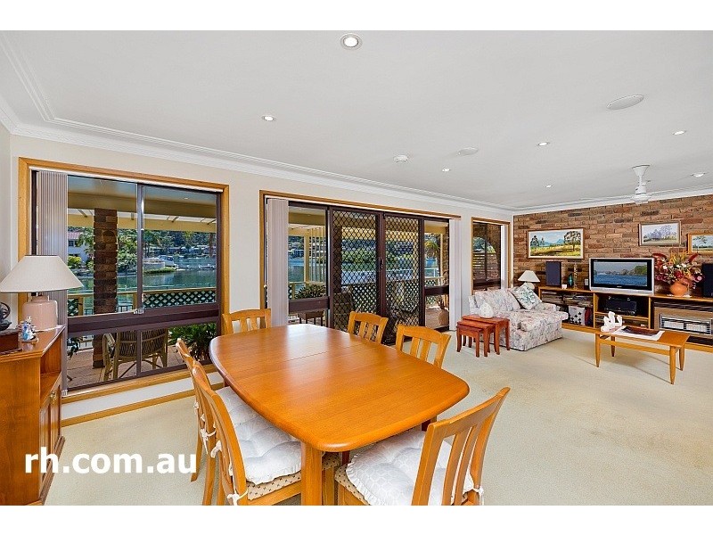 5 Helmsman Boulevard, St Huberts Island NSW 2257