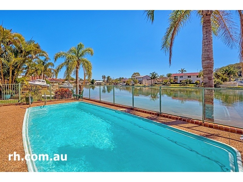 5 Helmsman Boulevard, St Huberts Island NSW 2257