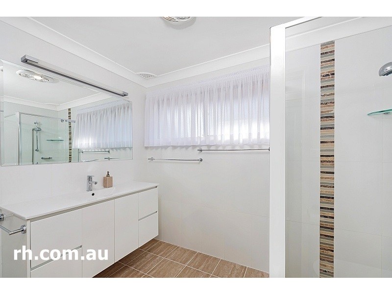 5 Helmsman Boulevard, St Huberts Island NSW 2257