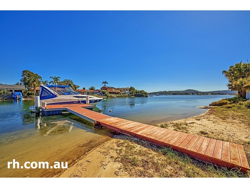 24 Salacia Close, St Huberts Island NSW 2257