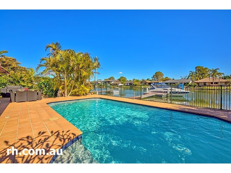 24 Salacia Close, St Huberts Island NSW 2257