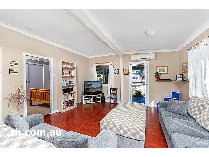 24 Lake Road, Blackwall NSW 2256