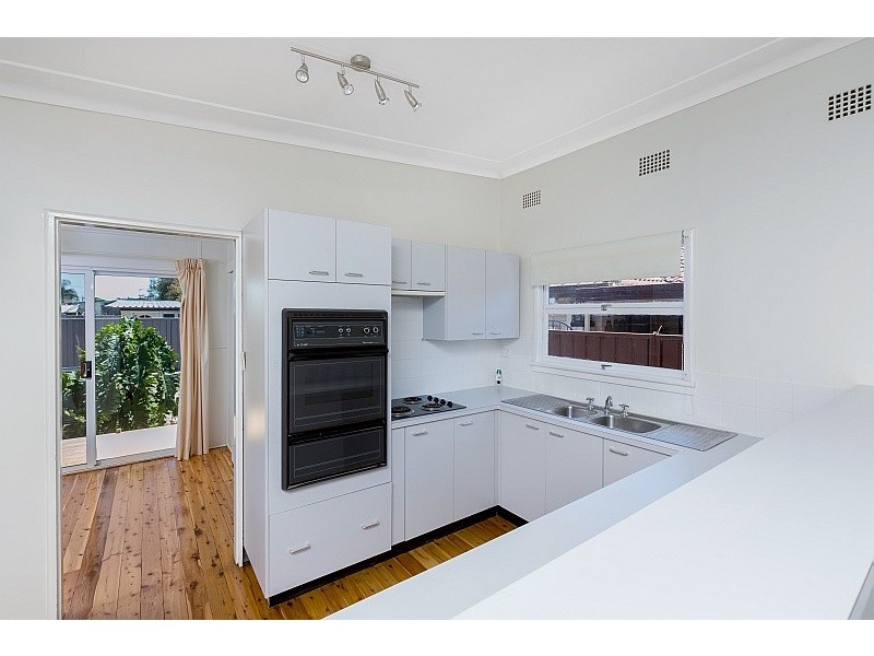 13 Oxford Street, Umina Beach NSW 2257