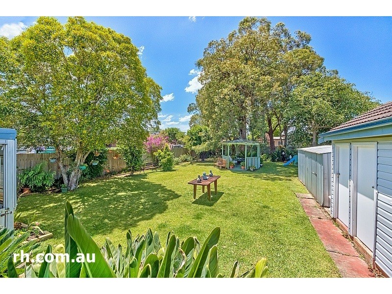 43 Paul Street, Umina Beach NSW 2257