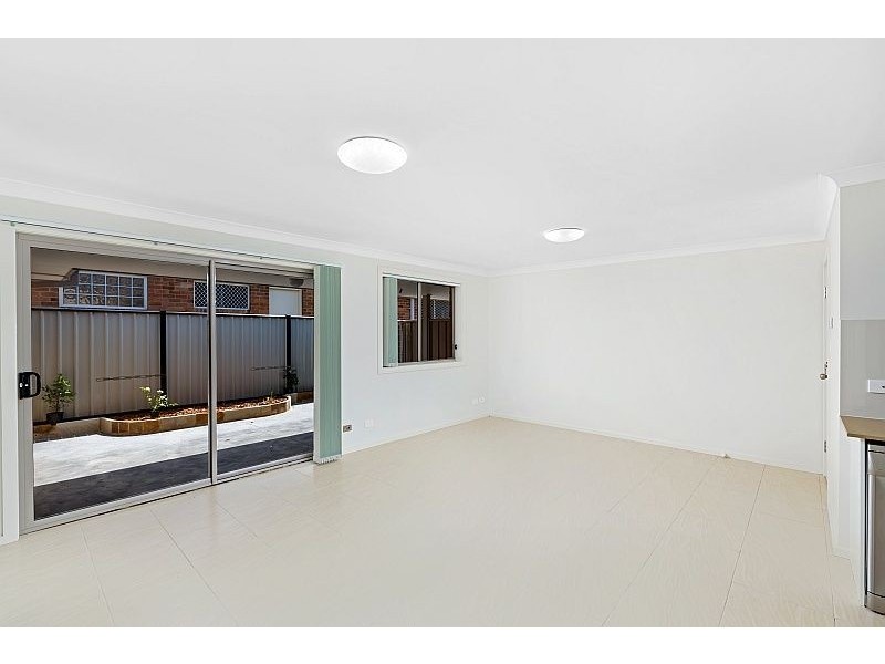 2/5 Terry Avenue, Woy Woy NSW 2256