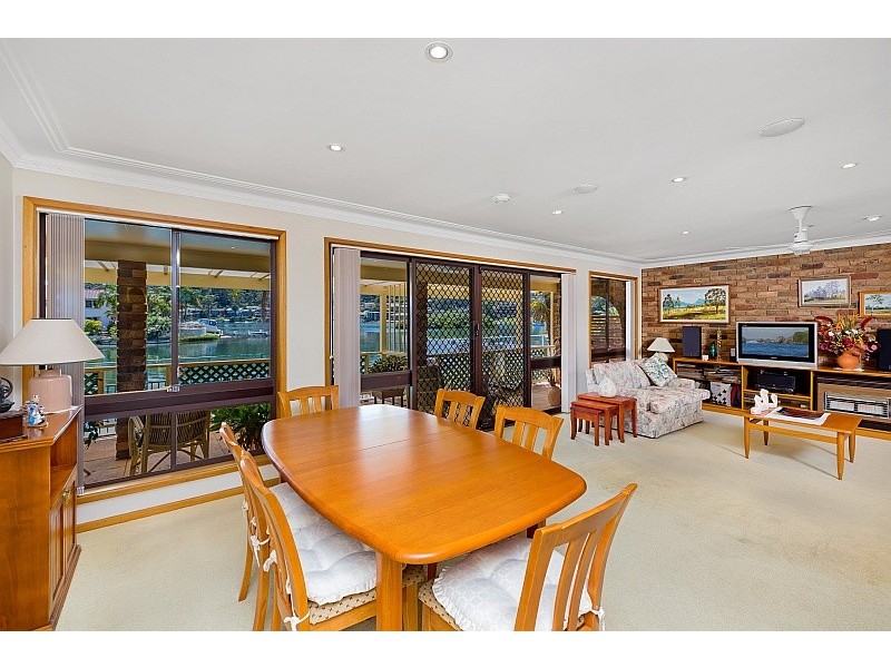 5 Helmsman Boulevarde, St Huberts Island NSW 2257