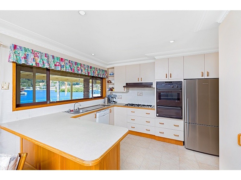 5 Helmsman Boulevarde, St Huberts Island NSW 2257