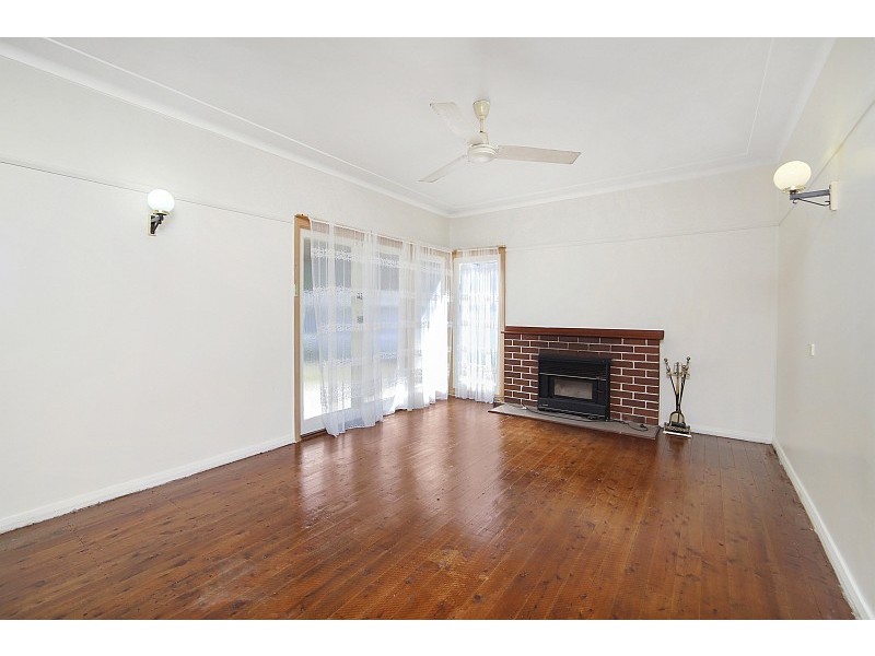 2 Warrigal Street, Blackwall NSW 2256