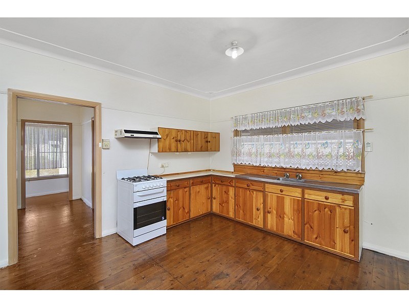 2 Warrigal Street, Blackwall NSW 2256