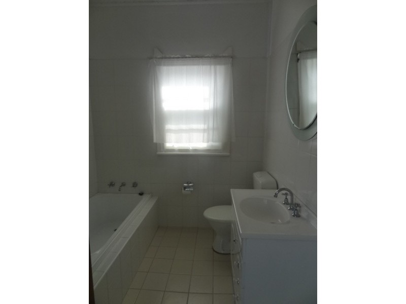 2 Wellington Street, Umina Beach NSW 2257