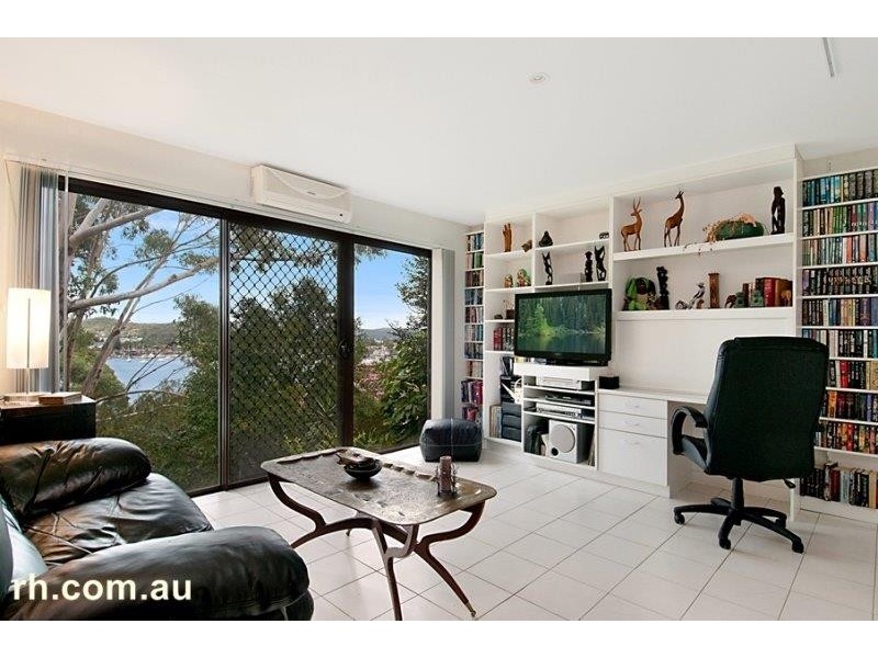 110 DALEY AVENUE, Daleys Point NSW 2257