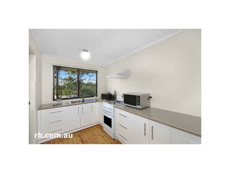 13 Katherine Crescent, Green Point NSW 2251