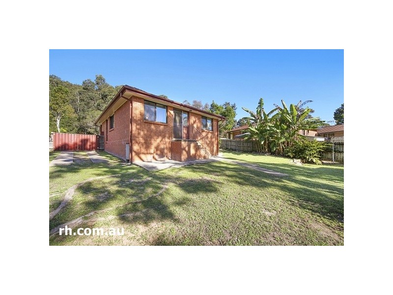 13 Katherine Crescent, Green Point NSW 2251