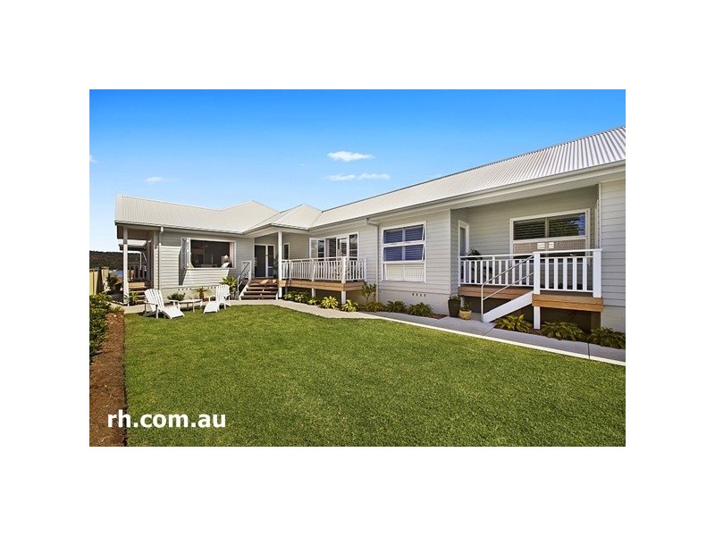 352 Booker Bay Road, Booker Bay NSW 2257