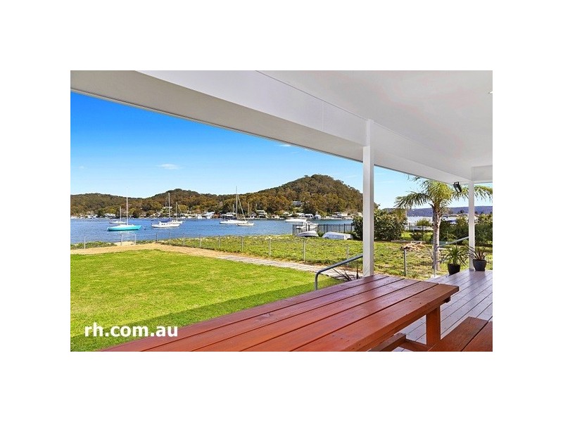 352 Booker Bay Road, Booker Bay NSW 2257