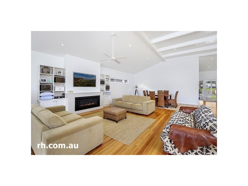 352 Booker Bay Road, Booker Bay NSW 2257