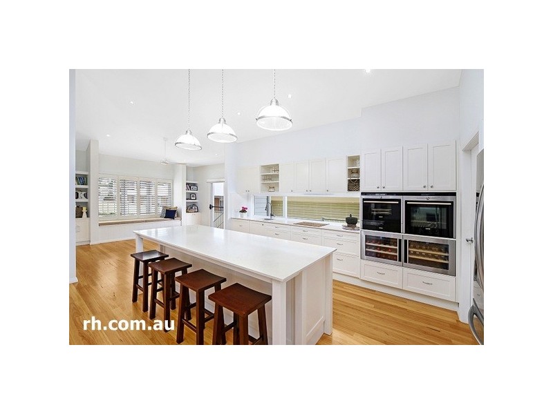 352 Booker Bay Road, Booker Bay NSW 2257