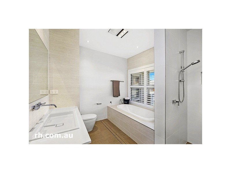 352 Booker Bay Road, Booker Bay NSW 2257