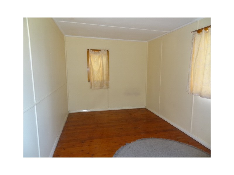 96 Gallipoli, Woy Woy NSW 2256